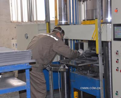 加班忙生產(chǎn)硬質(zhì)合金-有色金屬新聞